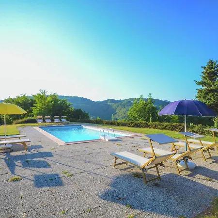 Sprawling With Breathtaking Views In Emilia-romagna Tredozio